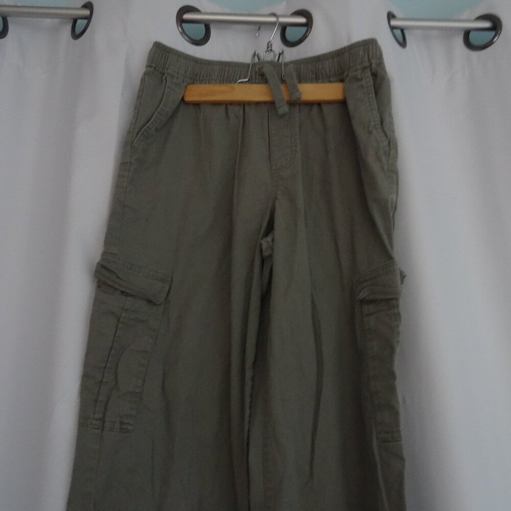 boy's size 14 Y mint condition cargo pants